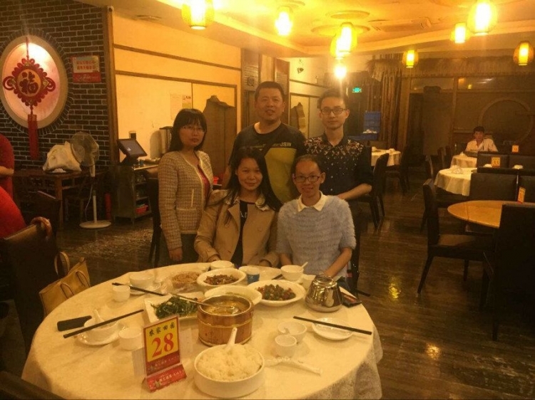 ��������С�ۣ���